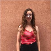 Estudiante de Educación Primaría en la UAB, con el título del First Certificate en inglés, se ofrece a dar clases de repaso y apoyo en Primaria